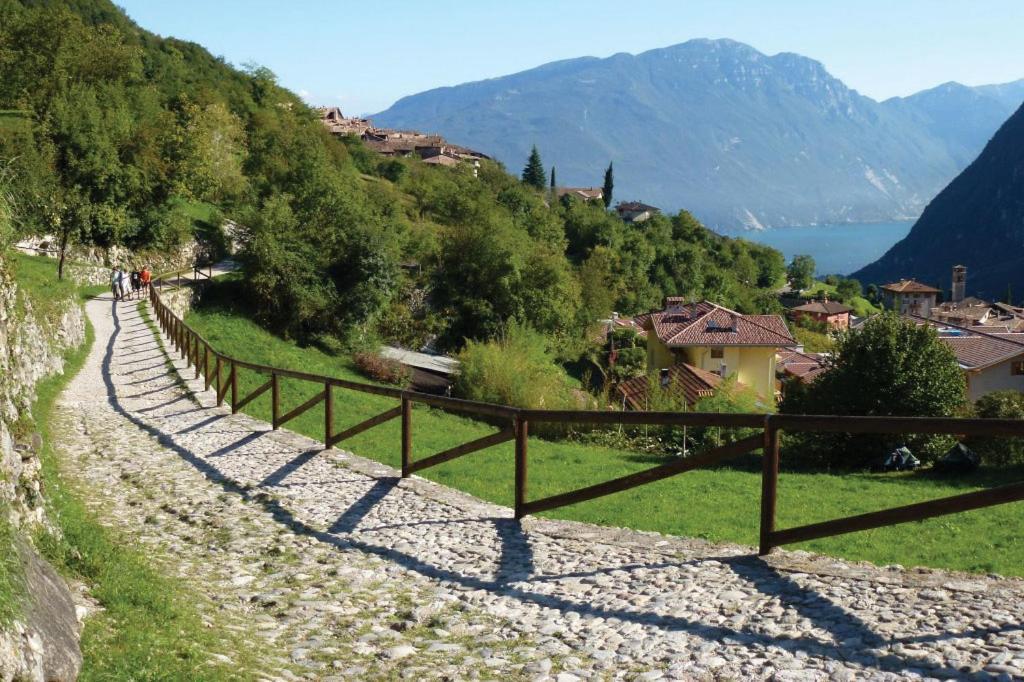 Rustica Sul Lago Tenno Primo Piano Exterior foto